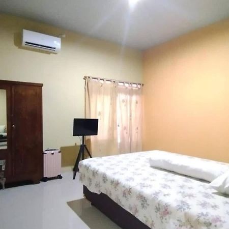 Sadana Villahouse Ngadinegaran ยอกยาการ์ตา ภายนอก รูปภาพ