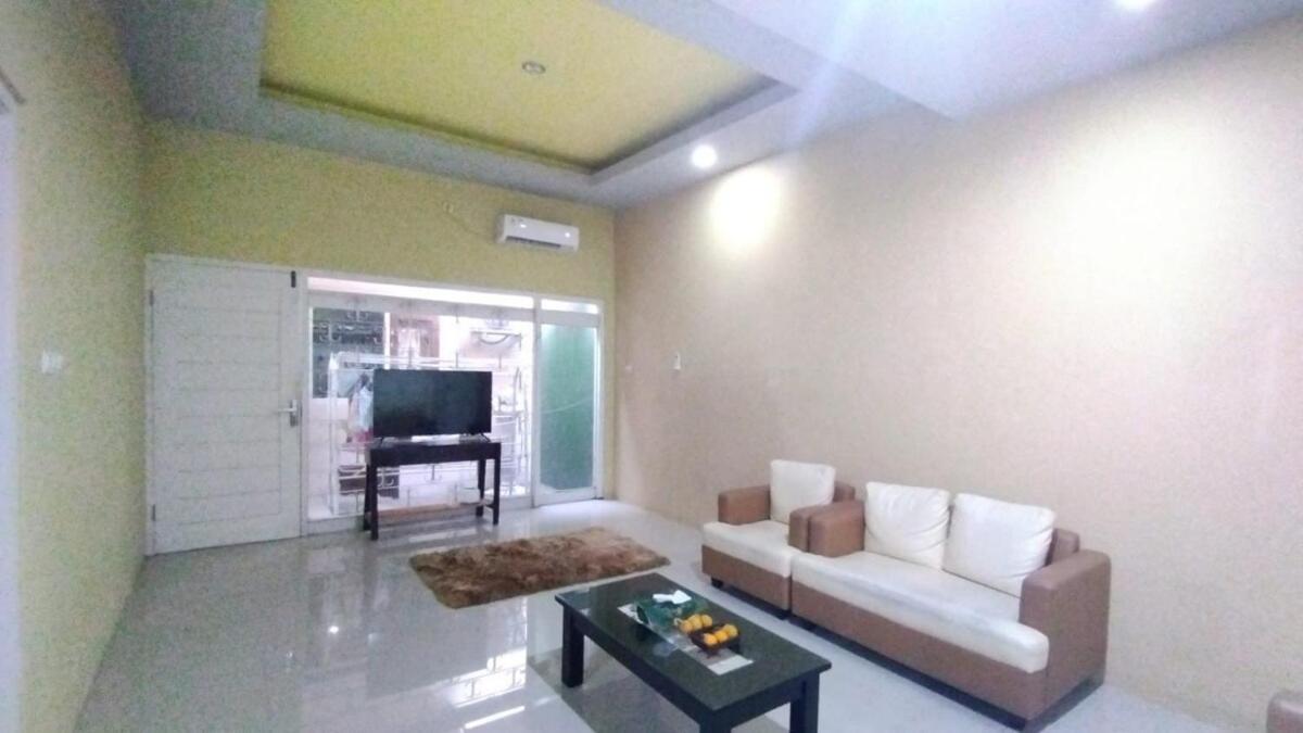 Sadana Villahouse Ngadinegaran ยอกยาการ์ตา ภายนอก รูปภาพ